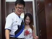 호텔에서 행복한 중국 소녀